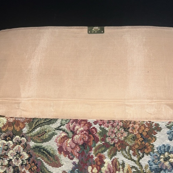 Vintage Floral Tapestry Clutch - Picture 4 of 7